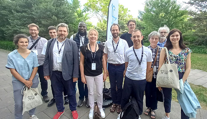 Cyprien Richer avec une partie de l’équipe MATRiS aux Rencontres Francophones Transport Mobilité (RFTM) à Dijon, en juin 2023