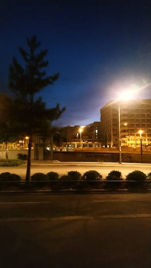 éclairage nocturne sur les quais à Lyon