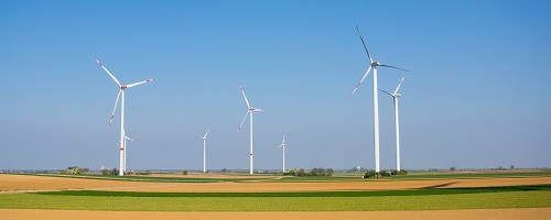 éoliennes dans des champs