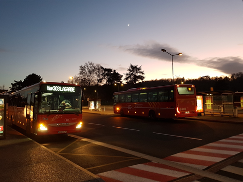 cars de la ligne Hop ! 303