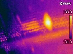 Exemple de défaut de collage détecté par thermographie infrarouge sur un autre chantier