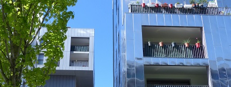 immeuble avec une façade en métal à Lyon