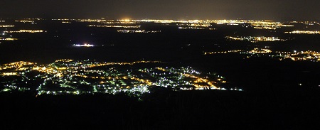 vue aérienne nocturne de villes 