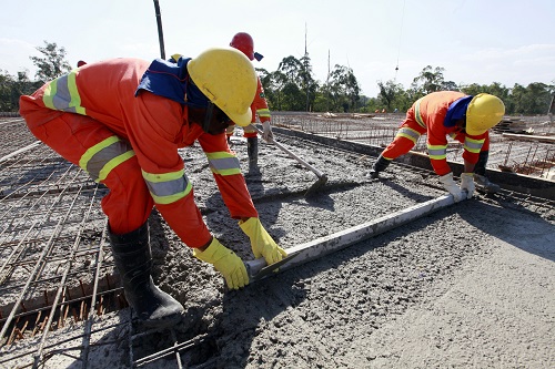 ouvriers sur un chantier routier