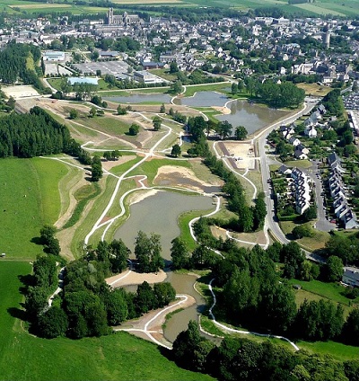 zone humide dans une zone résidentielle