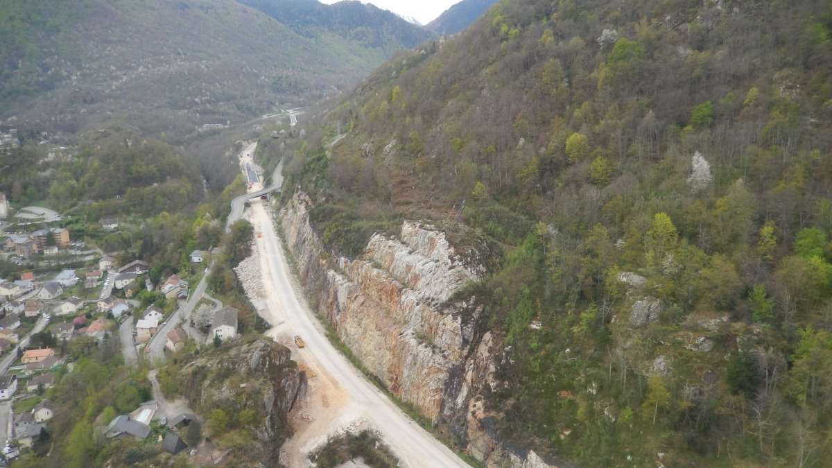 Route pour aller au barrage de Malpasset