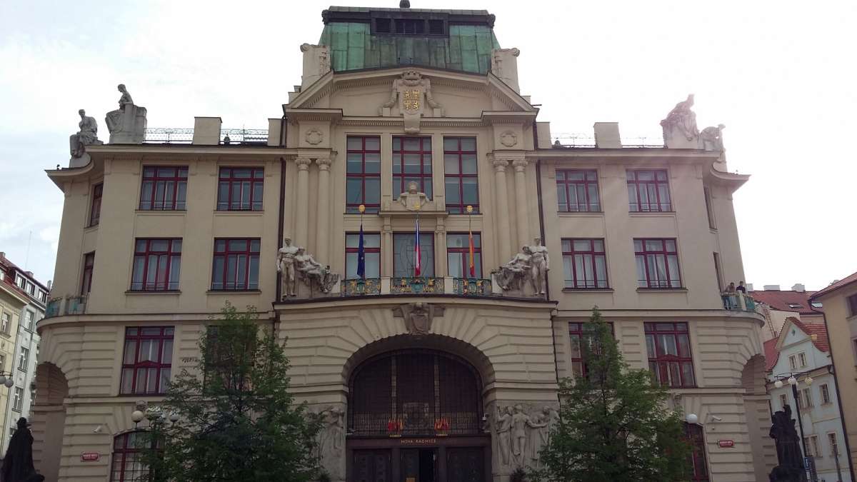 La réunion s'est tenue dans les locaux du nouvel hôtel de ville de Prague
