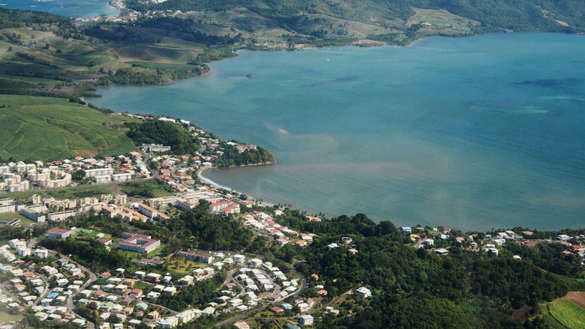 Vue aérienne du littoral de Martinique