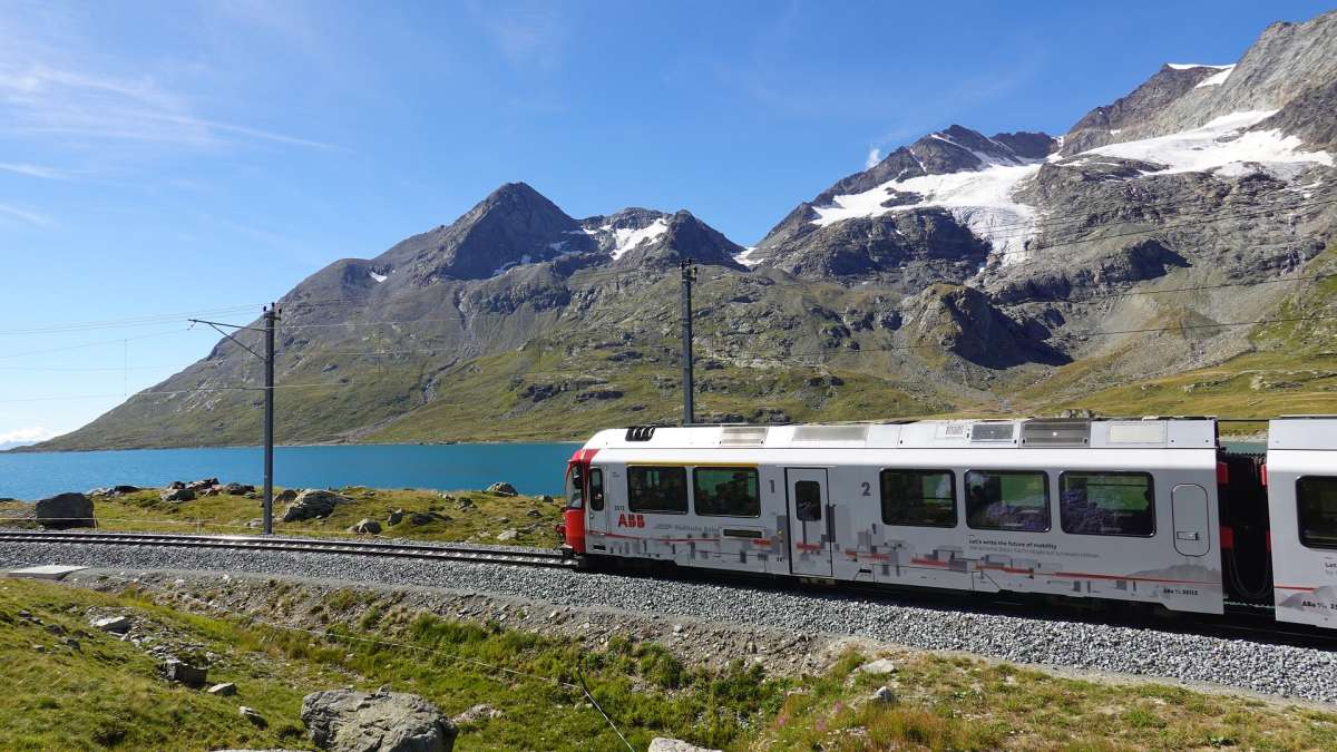 Train dans les Alpes