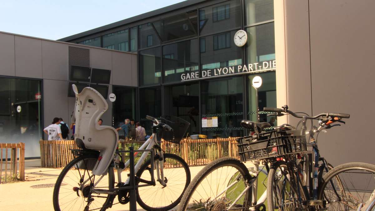 Vélos à la gare de Lyon Part Dieu