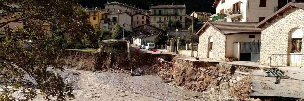 Route emportée par la tempête Alex